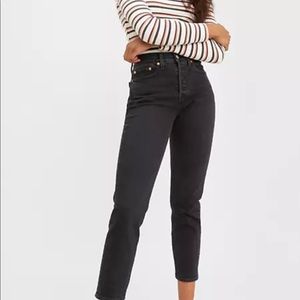 Levi Wedgie Black jean